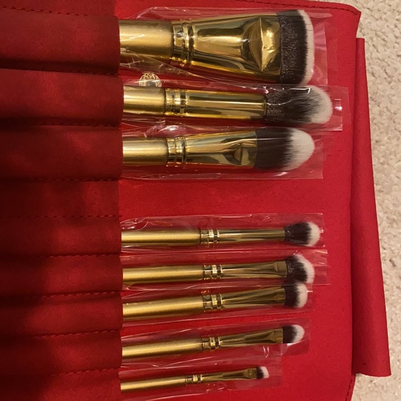 Luxie Eight piece brush set. - Picture 4 of 4